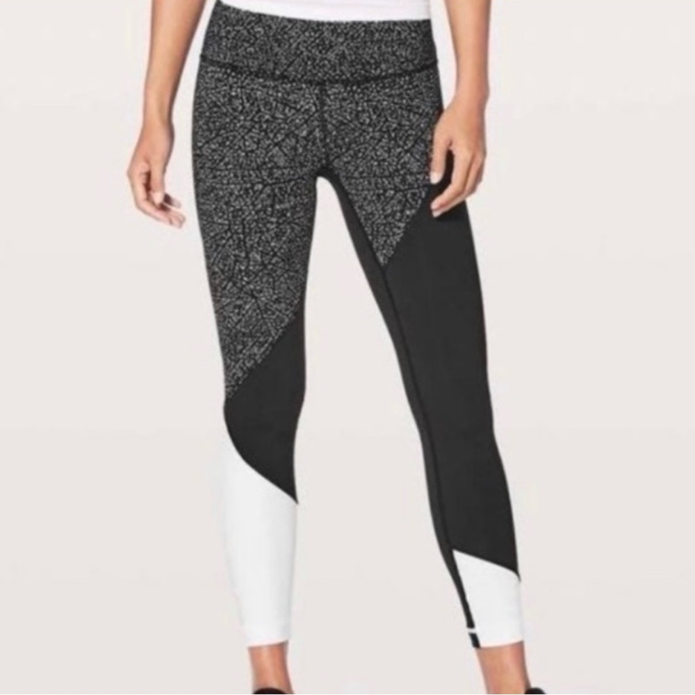 (copy) Lululemon Wunder Under Size 4 black & white leggings NWOT
